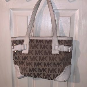 ⭐️MICHAEL KORS SHOULDER BAG⭐️